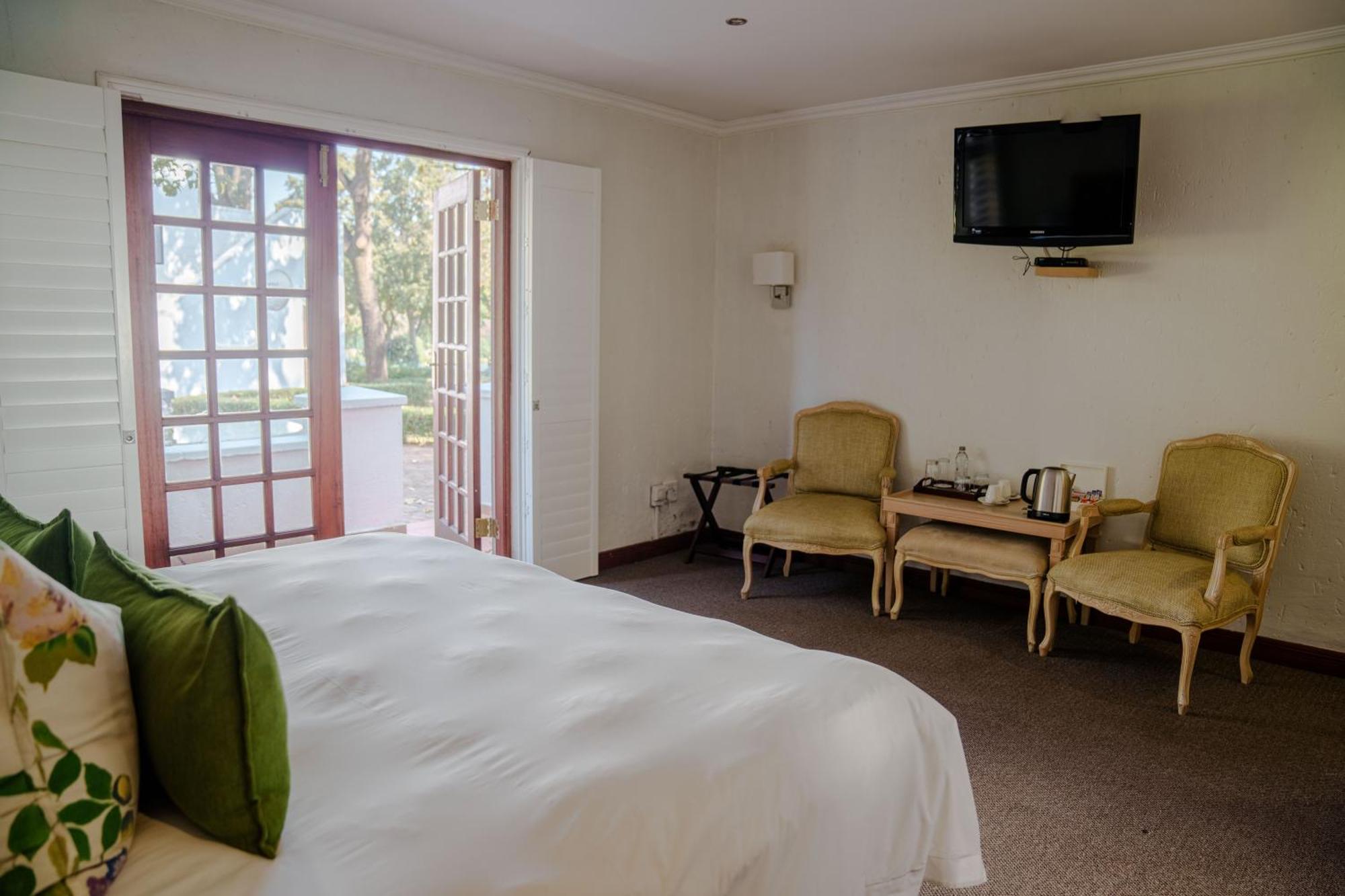 River Meadow Manor Центурион Экстерьер фото