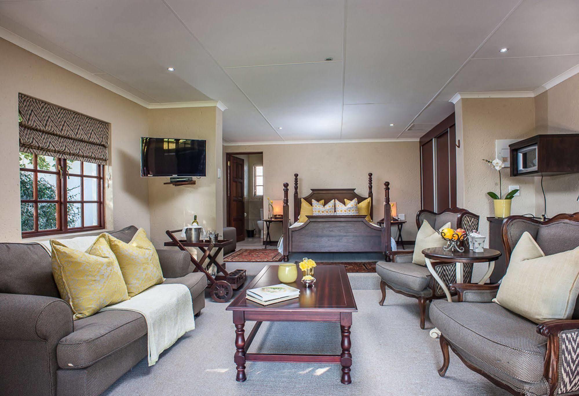 River Meadow Manor Центурион Экстерьер фото