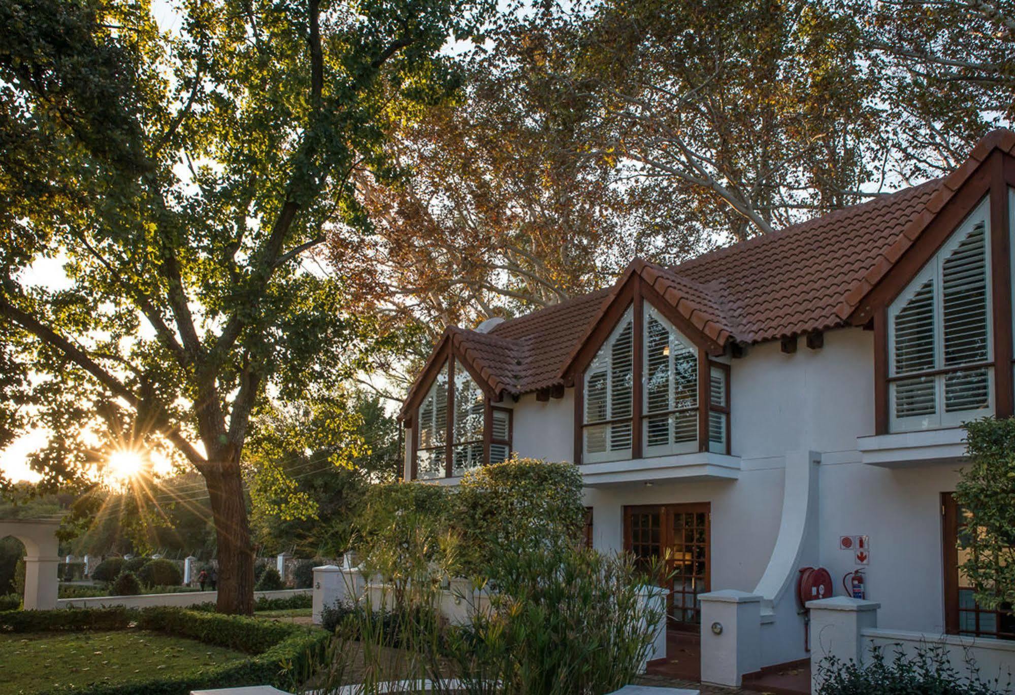 River Meadow Manor Центурион Экстерьер фото